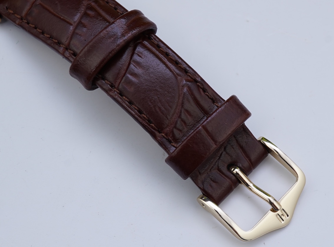 A gentleman's early 1960's 9ct gold Smiths De Luxe manual wind wrist watch